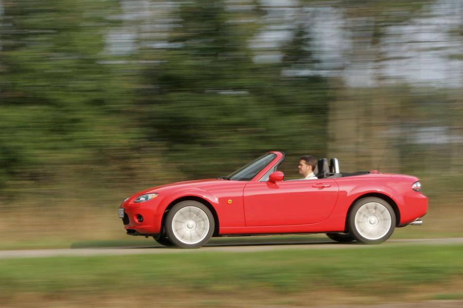  Mazda MX-5 Roadster Coupe 2006 года  (фото 29 из 212)